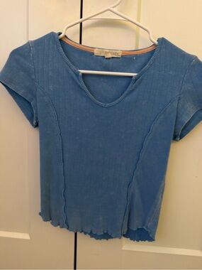 rewinded blue ribbed cropped tee